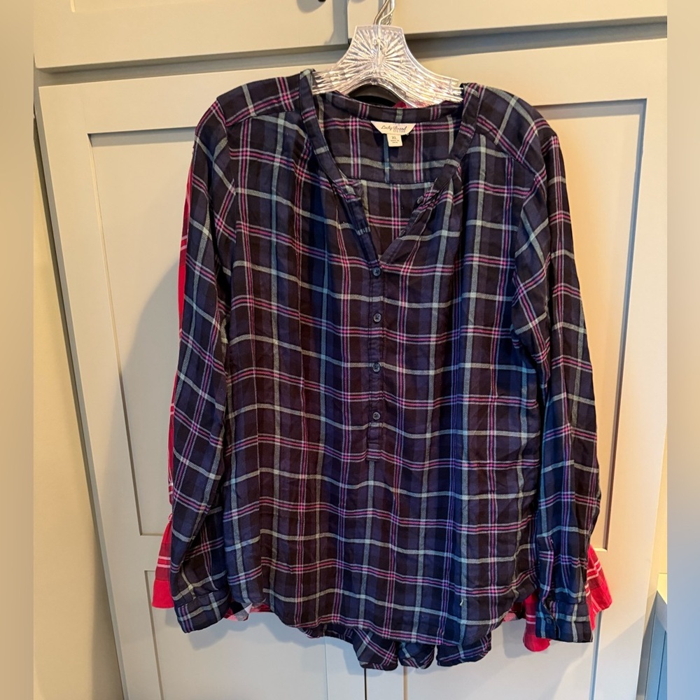 Lucky Brand Purple Plaid VNeck Shirt w flounce rear hem SZ XL